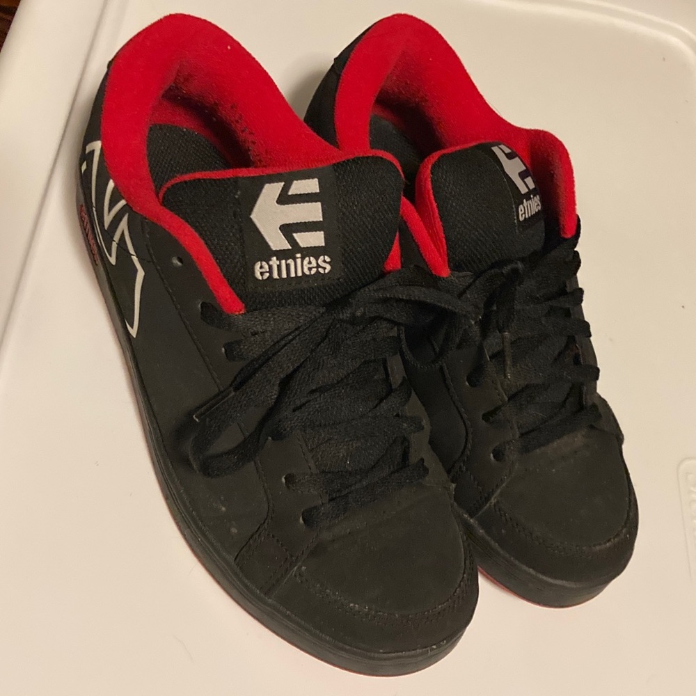 Woman’s Etnie’s Sneaker